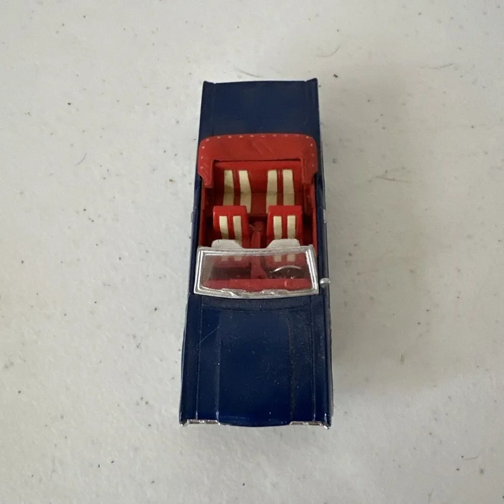 1966 Oldsmobile 442 convertible Metallic Blue red/ white interior 1:43 Diecast